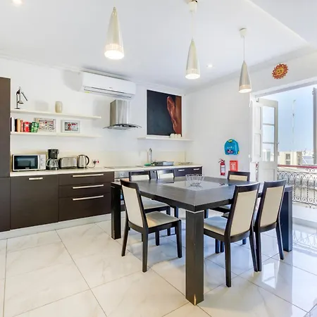 A 1br Stylish, Fully Equipped In The Capital By 360 Estates 아파트 발레타