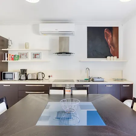A 1br Stylish, Fully Equipped In The Capital By 360 Estates Apartment *